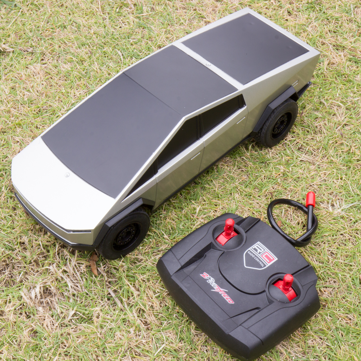 特斯拉赛博皮卡电动遥控车赛车玩具小汽车充电版跑车儿童男孩模型