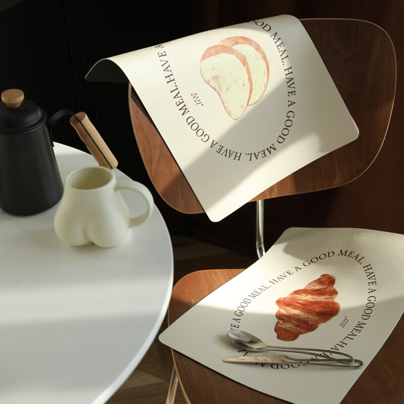 。创意小清新字母边框西餐垫 防水防油长方形鼠标垫家用PVC隔热餐
