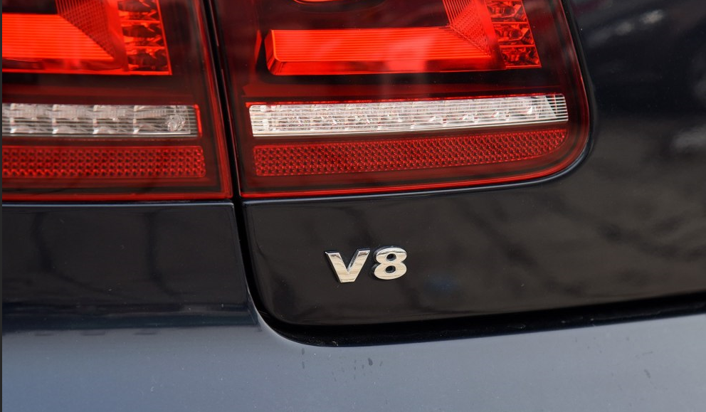 德国 辉腾 原车 车标 V8标 后标 尾贴 大众 原装 配件  后备箱