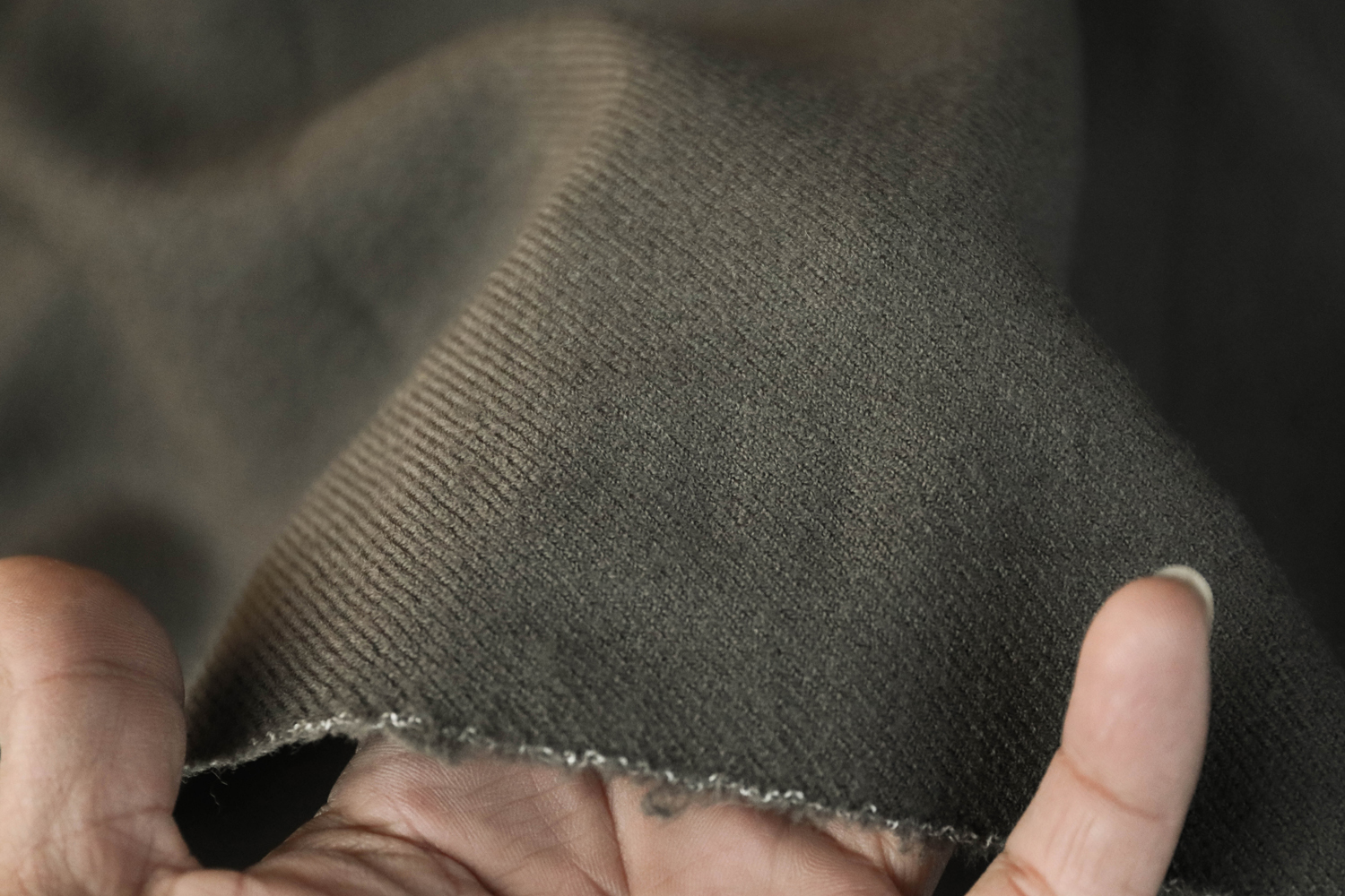 日本进口复古草绿灰色斜纹精纺粗织亲肤纯羊毛面料设计师西装布料