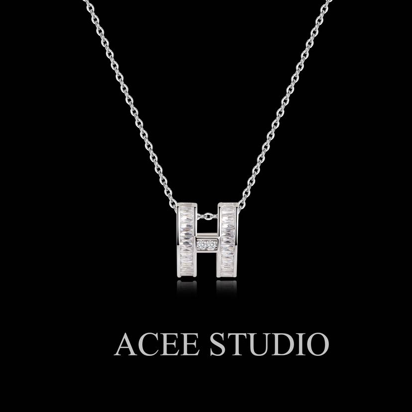 h原创设计中性925纯银字母项链轻奢银色气质锁骨链生日礼物