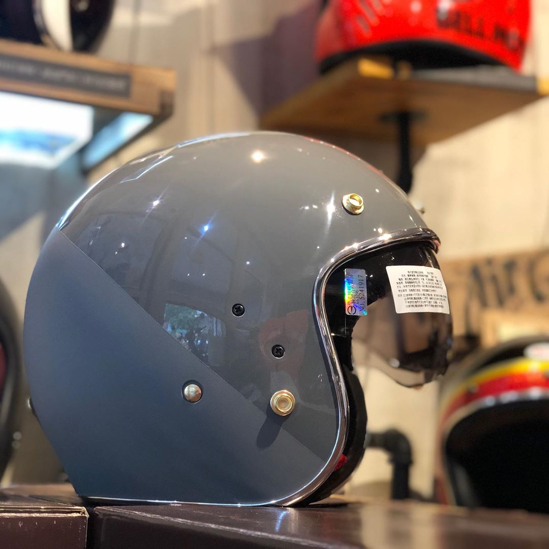 台湾Feture 水泥灰时尚摩托车头盔3/4 凯旋踏板Vespa半盔内置墨镜