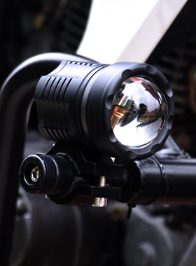 新款摩托车鱼眼透镜切线射灯爆闪 一对 强光开道爆闪灯led大灯