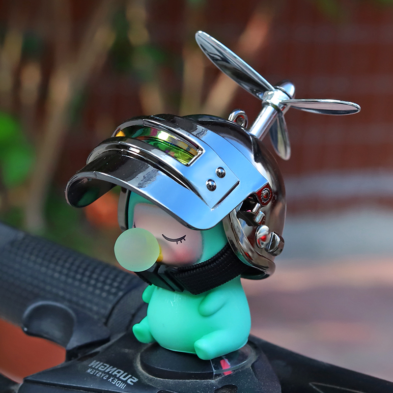 小黄鸭车载摆件电瓶车头盔电动摩托车自行车机车装饰品汽车小配件