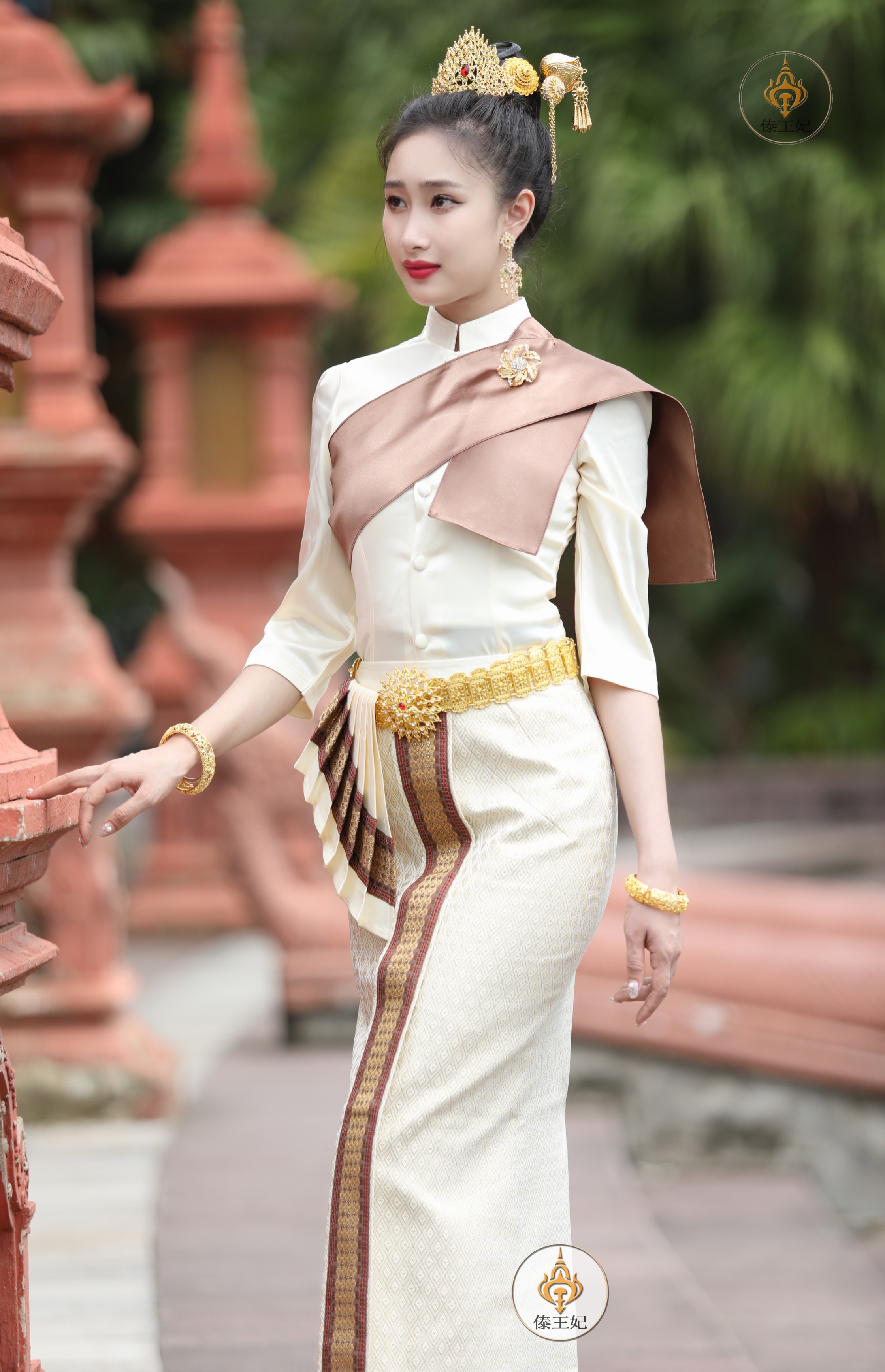 泰国传统服装女套装立领泡泡袖长裙修身收腰包臀迎宾前台工作服秋