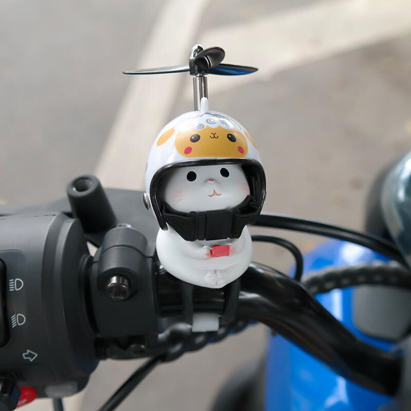 小猫咪带头盔电瓶车自行车摆件小黄鸭装饰品电动摩托车汽车后视镜