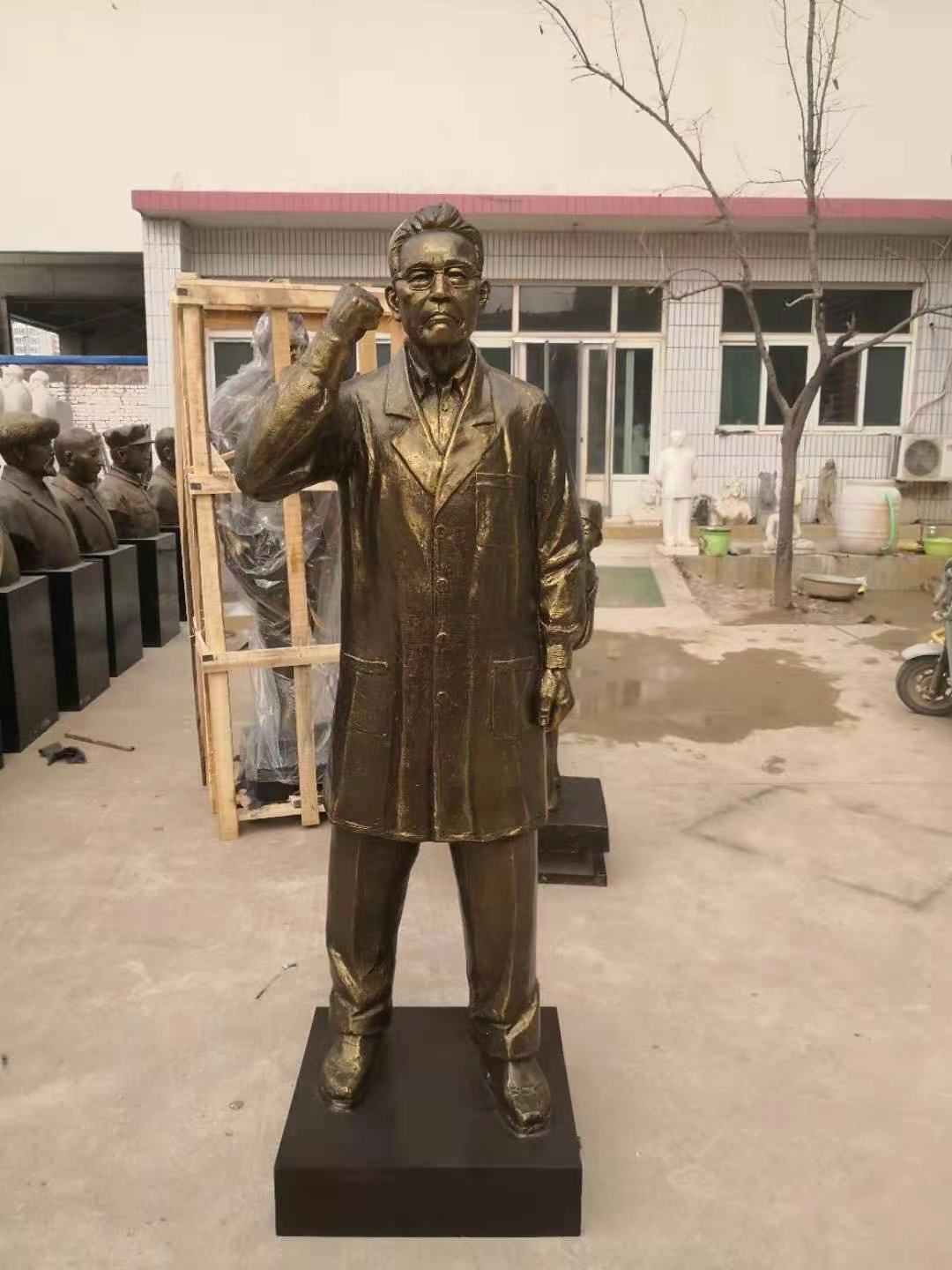 钟南山院士肖像医护人员武汉奋战一线疫情战疫英雄玻璃钢雕塑校园