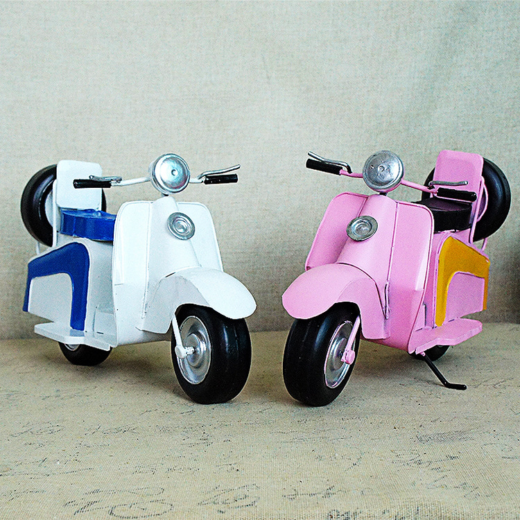 耀莎厂家直发复古粉色白色踏板摩托车车模型送女生复古情怀SMT819