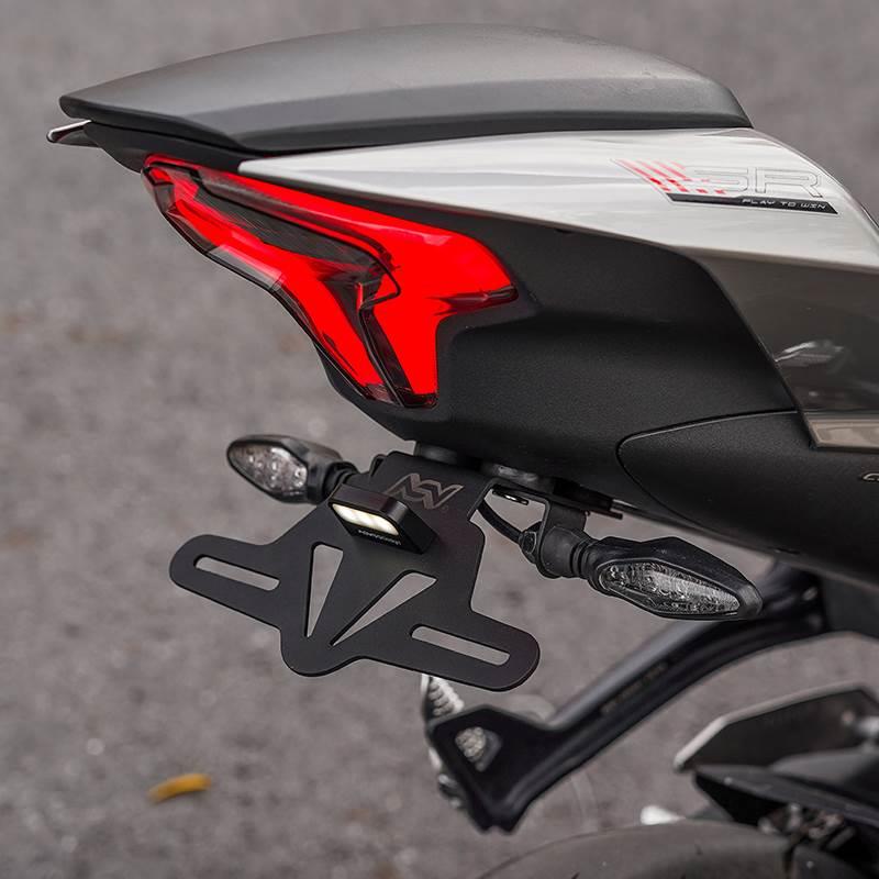 450sr短尾牌照架牌框适用于春风摩托车无损安装改装件加厚不锈钢