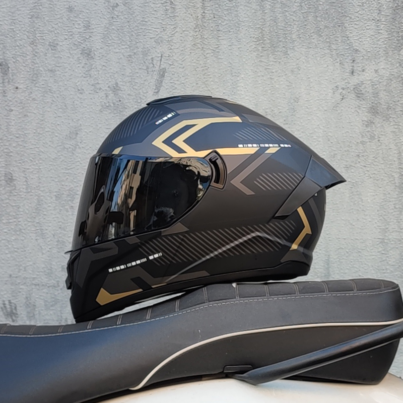 新国标3C认证LVS摩托车头盔男女全盔双镜机车安全跑盔蓝牙四季