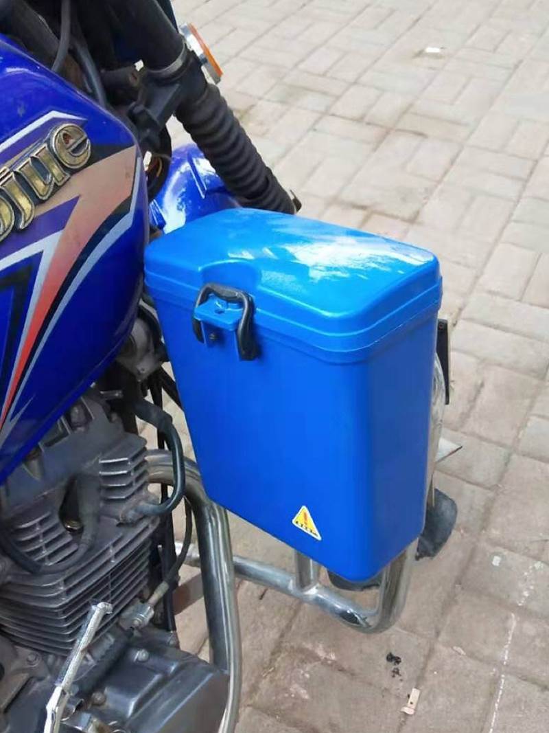 摩托车保险杠多用箱置储物盒水杯架可锁特大号电动车护杠工具箱