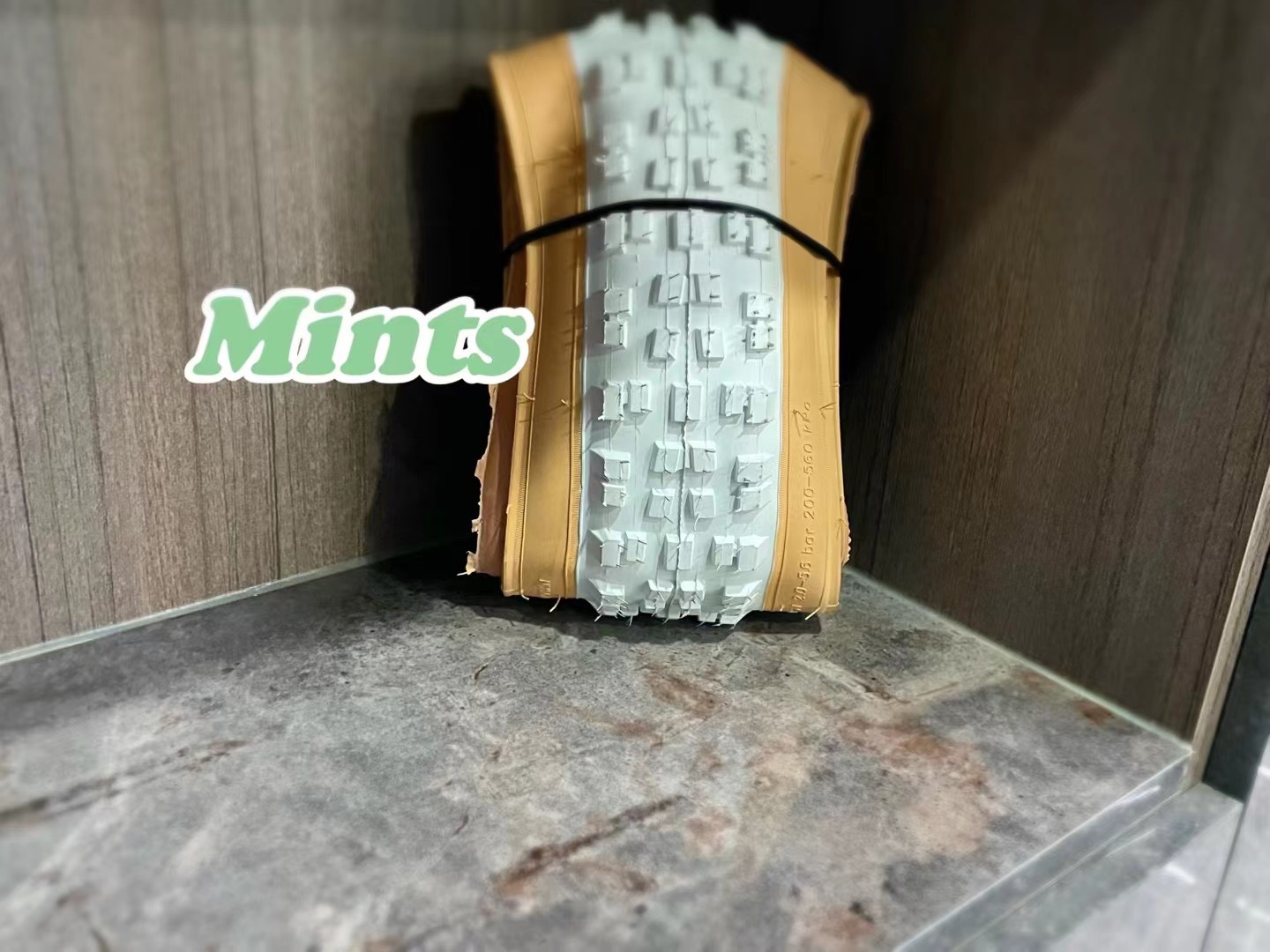 Mints白色山地车黄边轮胎 自行车外胎 27.5×2.4规格折叠防刺外胎
