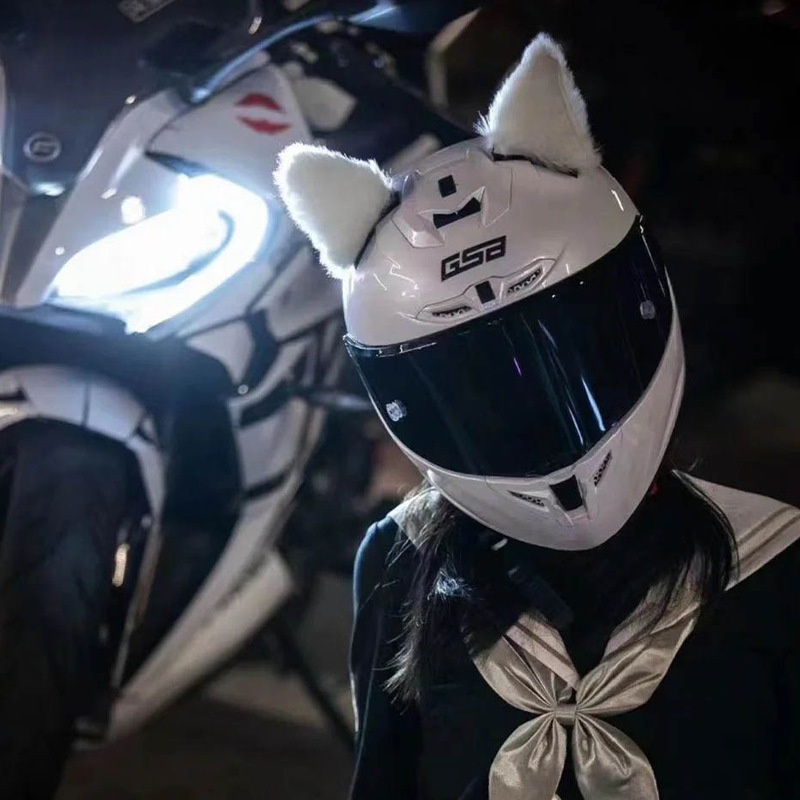 gsb头盔摩托车头盔全盔男夏季女机车骑行防摔防风3C认证带蓝牙槽
