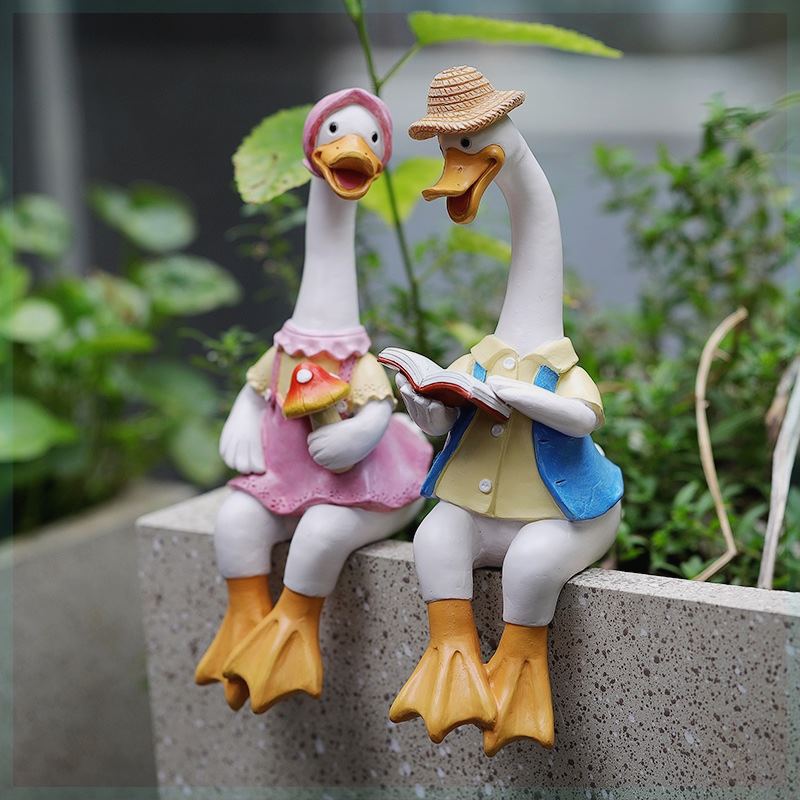庭院装饰户外花园摆设卡通情侣鸭子雕塑摆件创意花盆树脂工艺品