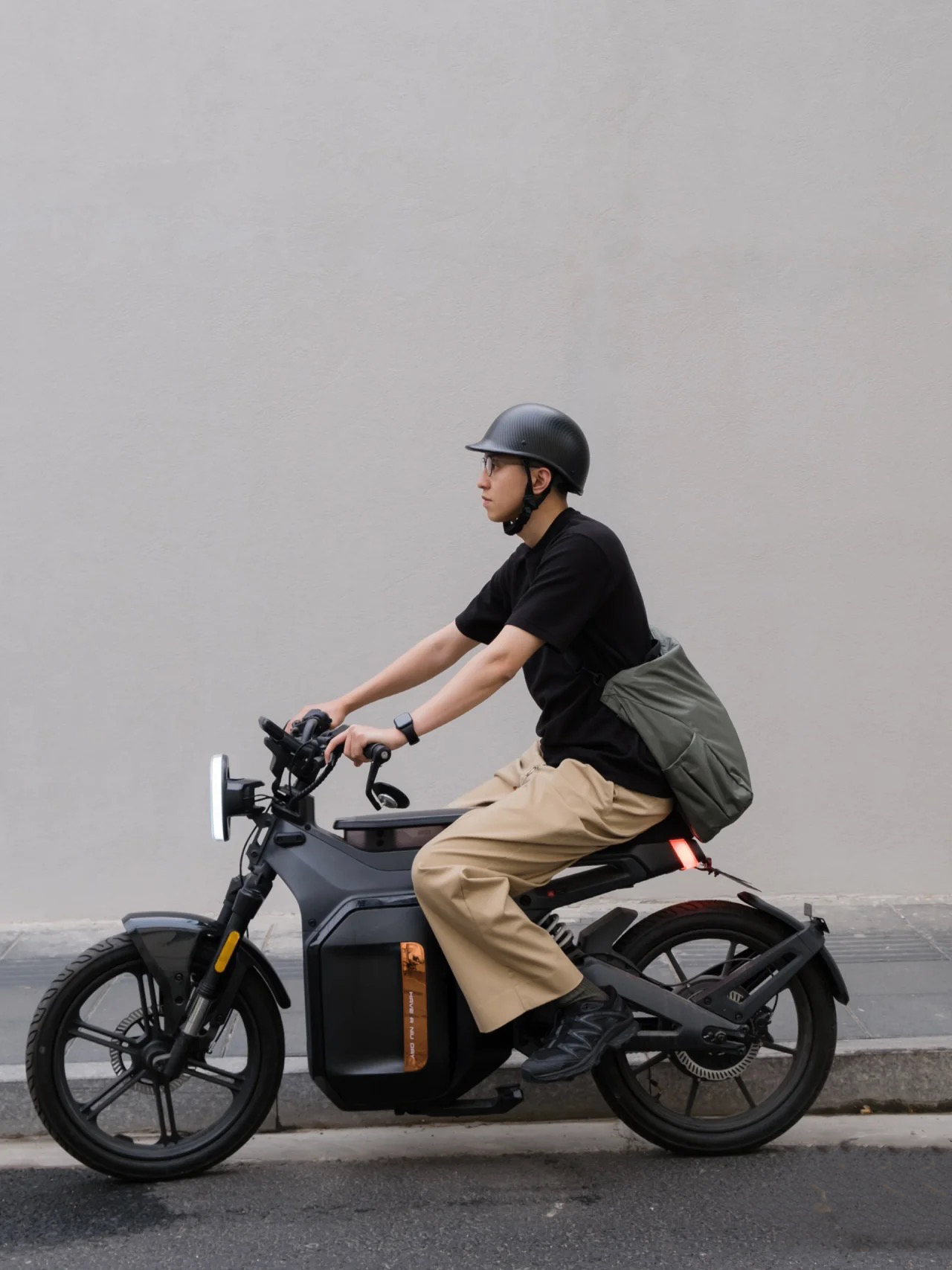新国标3C日式夏日轻便半盔瓢盔摩托车头盔男女骑行复古机车安全帽