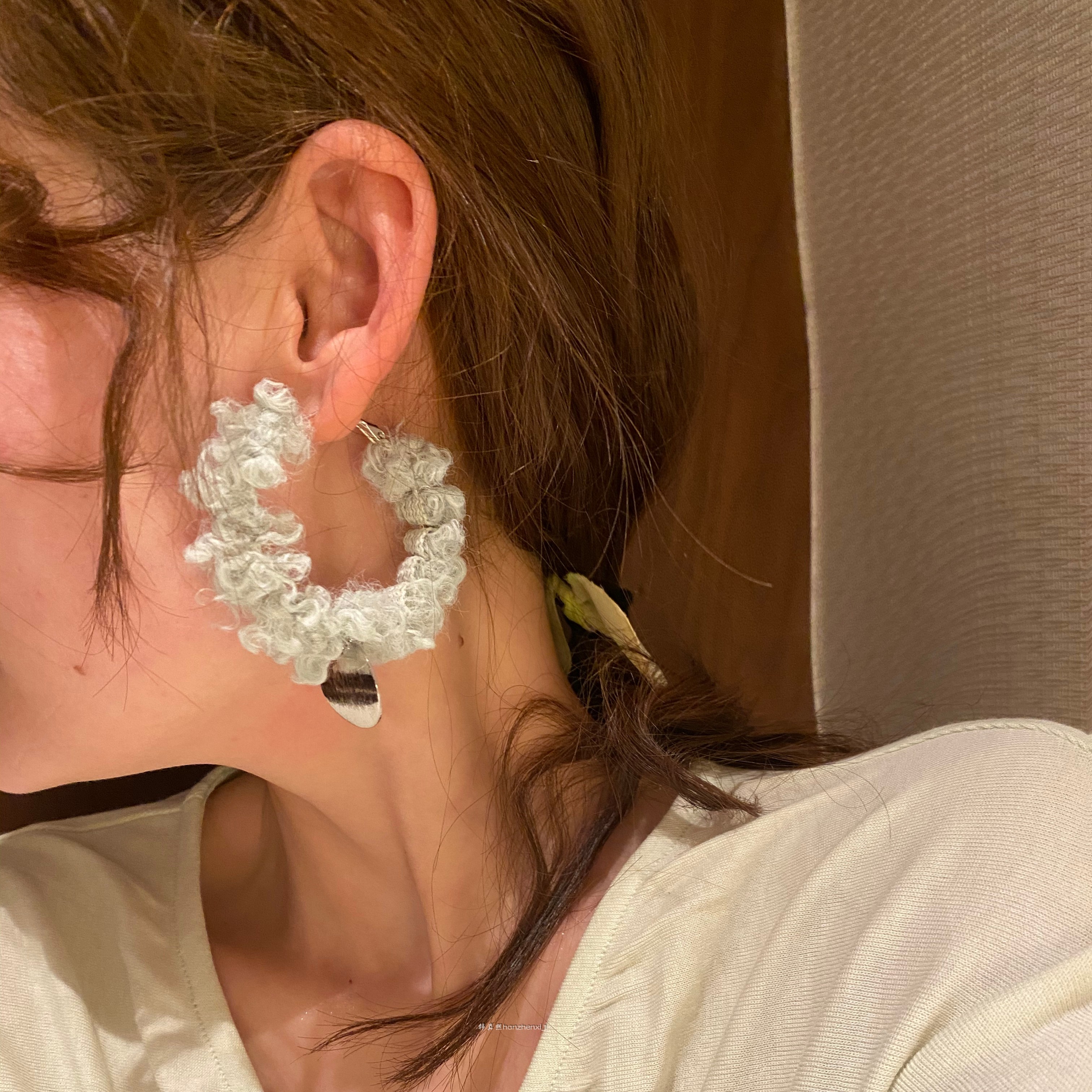 韩真熙新品设计师羊羔毛气质时髦网红小心机小众可爱几何大圆耳环