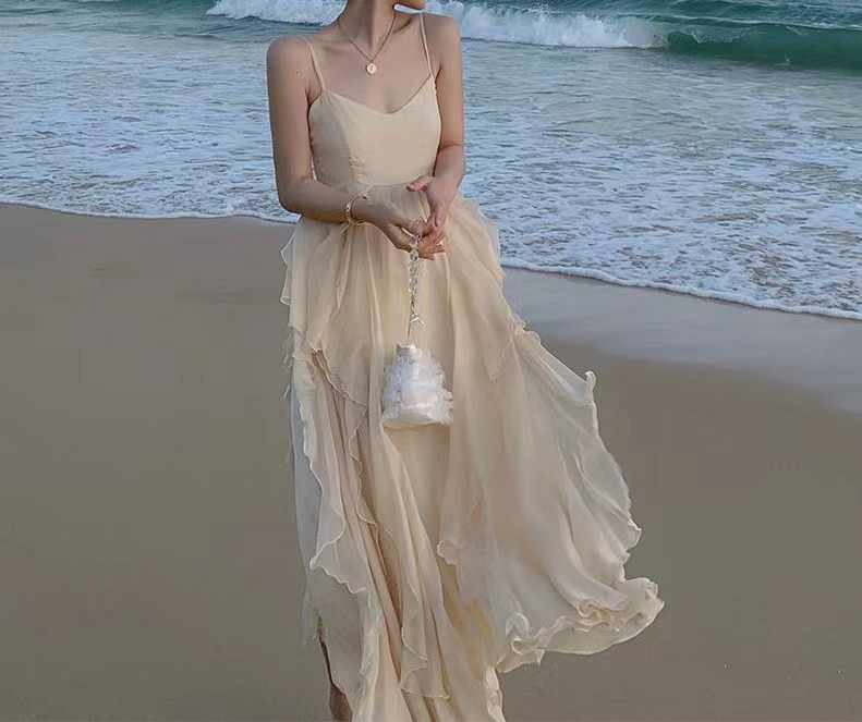 绝美小裙海边沙滩裙女三亚绝美小裙大理洱海裙子海边拍照衣服超仙