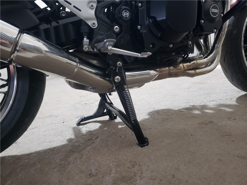 适用川崎Kawasaki Z900RS 改装摩托车中撑支架 起车架 大撑架现货