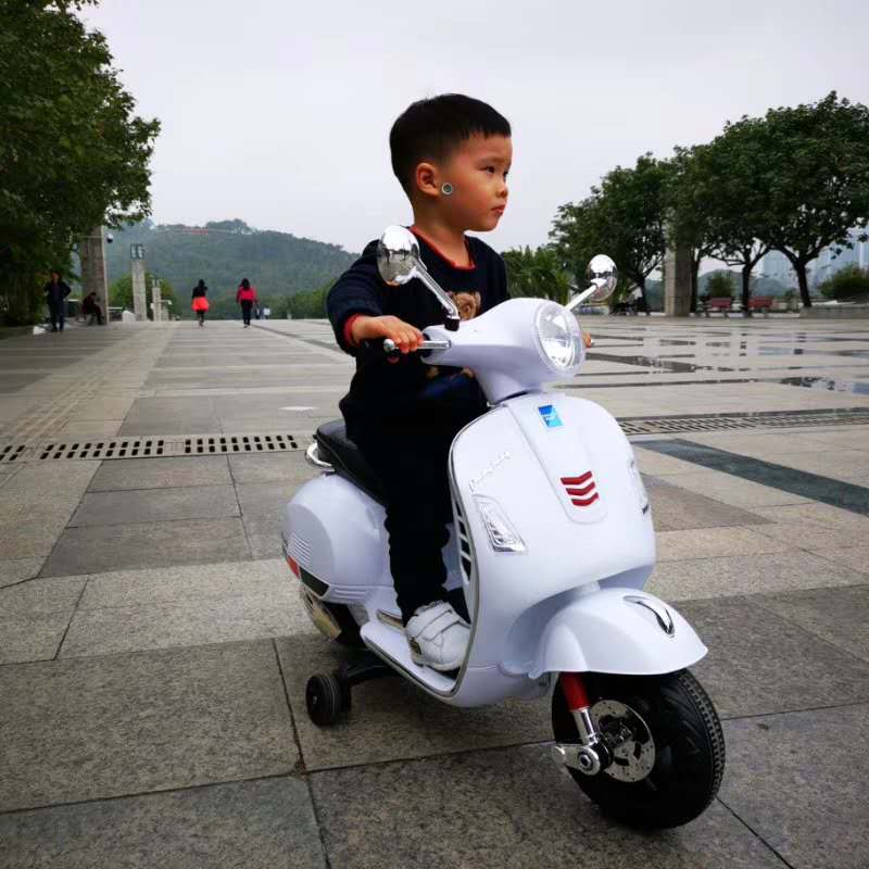 新款网红儿童电动摩托车三轮车电瓶车可坐人双驱充电大号1.2.3.4.