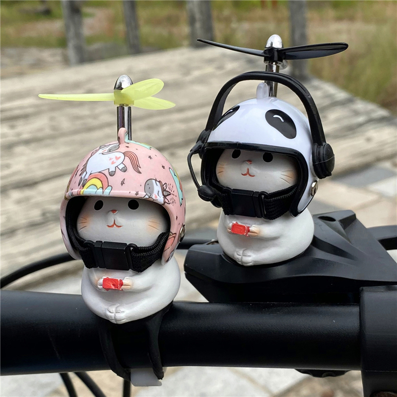 小黄鸭竹蜻蜓头盔车载摆件可爱猫咪自行车电瓶车电动摩托车装饰品