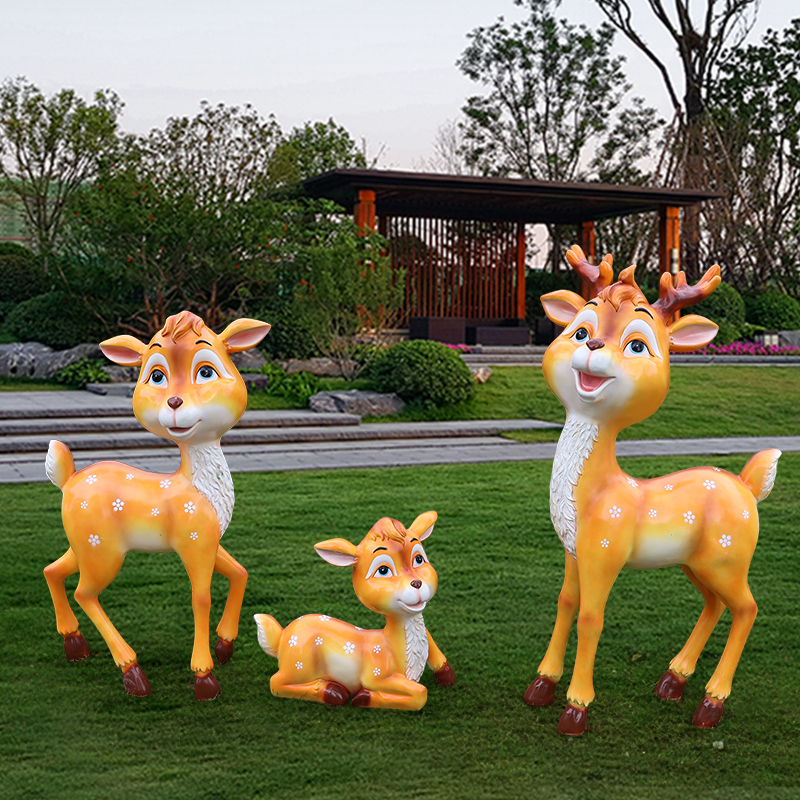 户外卡通梅花鹿摆件仿真动物玻璃钢雕塑幼儿园林景观小品落地装饰