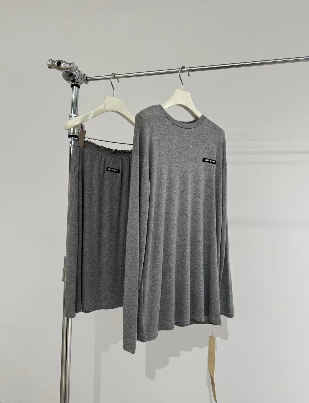 jxzx韩国2024新款灰色防晒精梳棉圆领T恤女半身裙叠穿时尚套装