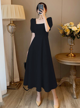 黑色连衣裙女2024夏季新款法式收腰气质方领高级感赫本风中长裙子