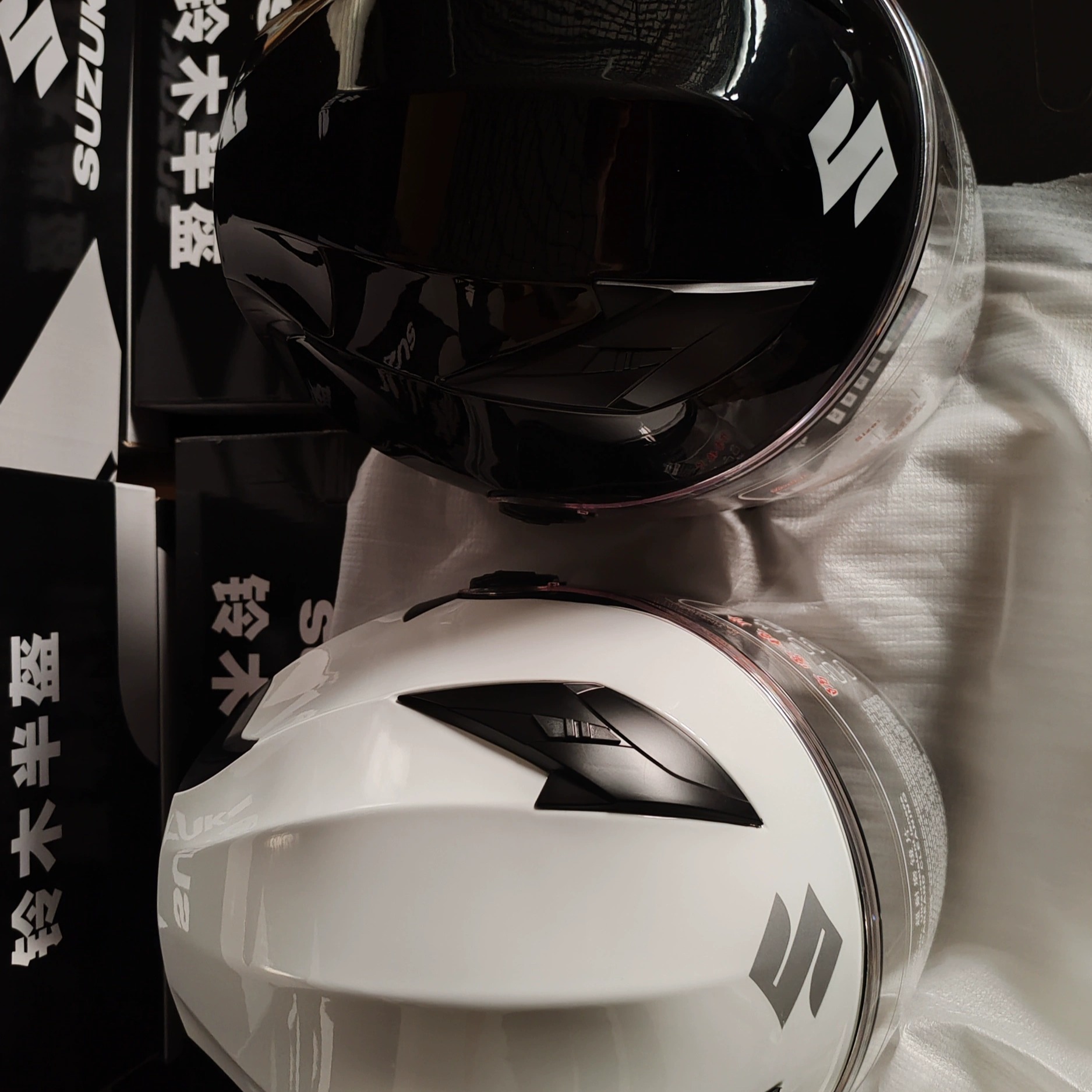 济南摩托车原厂铃木头盔摩托头盔车夏季头盔3C认证A类新款骑行盔