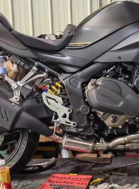 适用于新款QJMOTO赛800摩托车改装排气管2023款前中排气原车外观