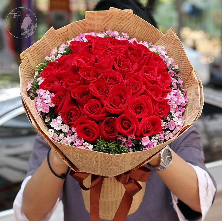 11朵19朵33红玫瑰礼盒鲜花速递韶关市浈江区武江区同城店送货上门