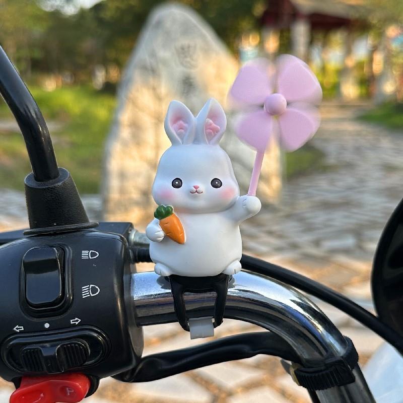 自行车风车可爱兔子小黄鸭车载摆件电动车摩托瓶车装饰品配件挂件