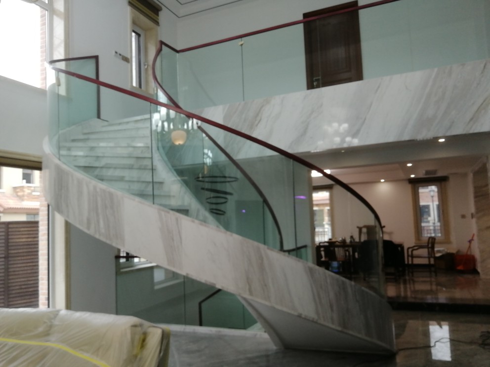 北京旋转楼梯玻璃扶手弧形玻璃异形弧形楼梯玻璃栏杆定制别墅螺旋