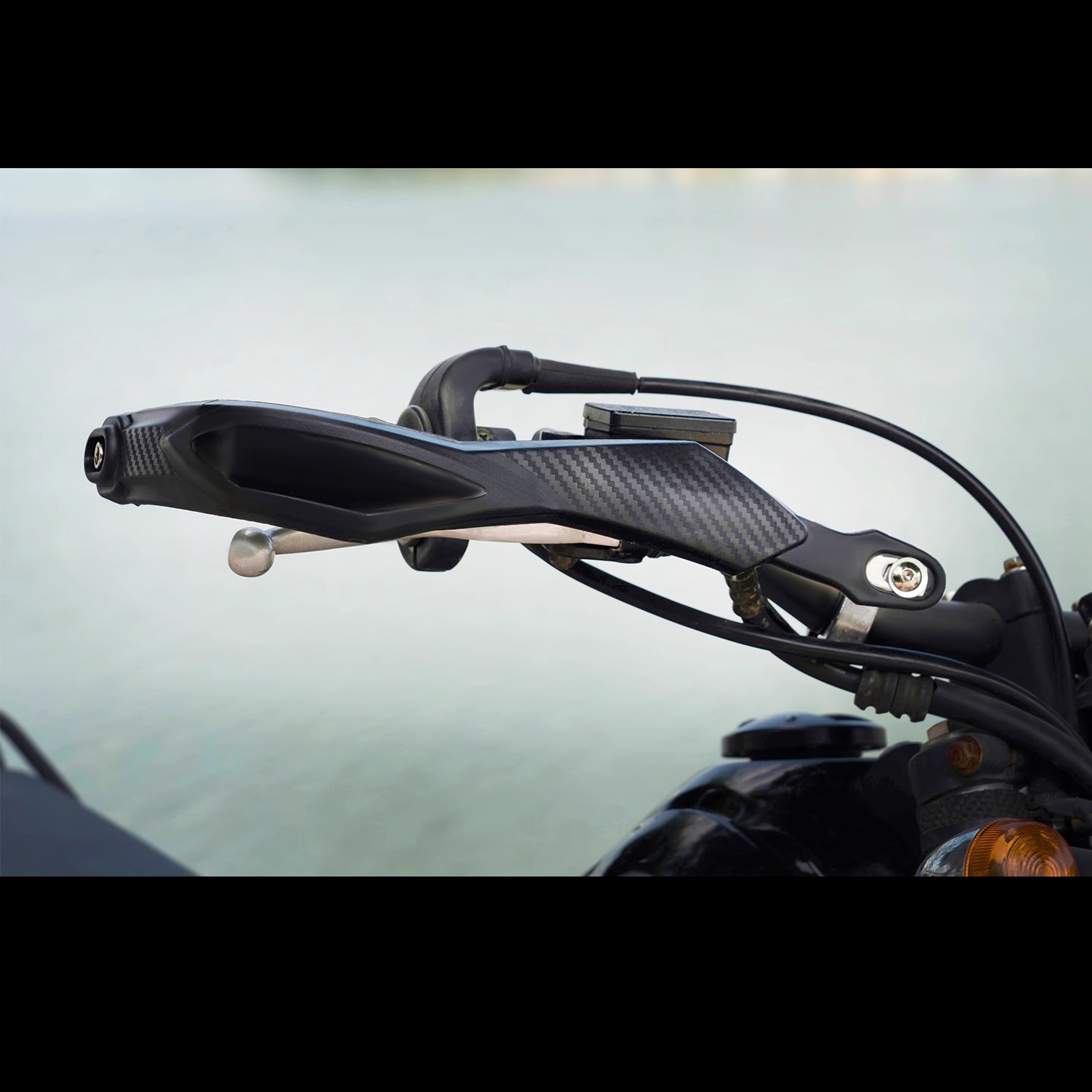 高档越野摩托车改装碳纤纹铸铝条刹车护手适用22/28mm把离合手柄