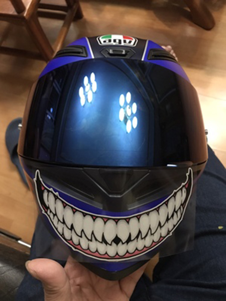 汽车摩托车头盔贴纸邪恶牙齿恐怖暗黑创意防水车灯反光装饰车贴