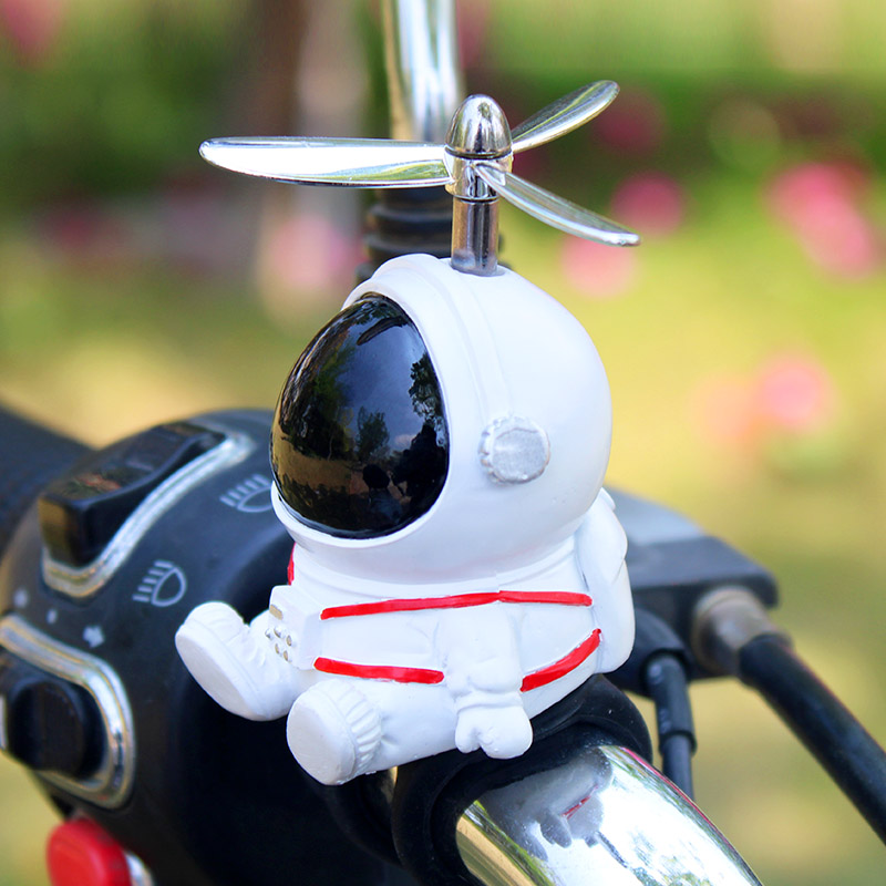 网红创意太空人宇航员电瓶车装饰品摆件车载摩托电动自行生日礼物