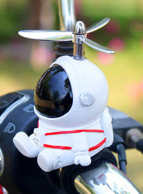 网红创意太空人宇航员电瓶车装饰品摆件车载摩托电动自行生日礼物