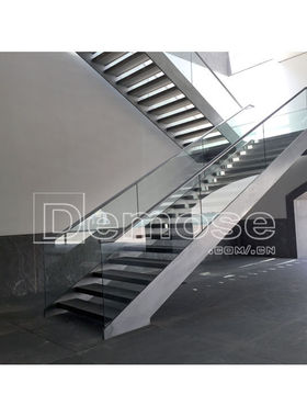 定制钢结构楼梯 室内钢木楼梯 别墅钢玻璃扶手梯 尺寸款式定做