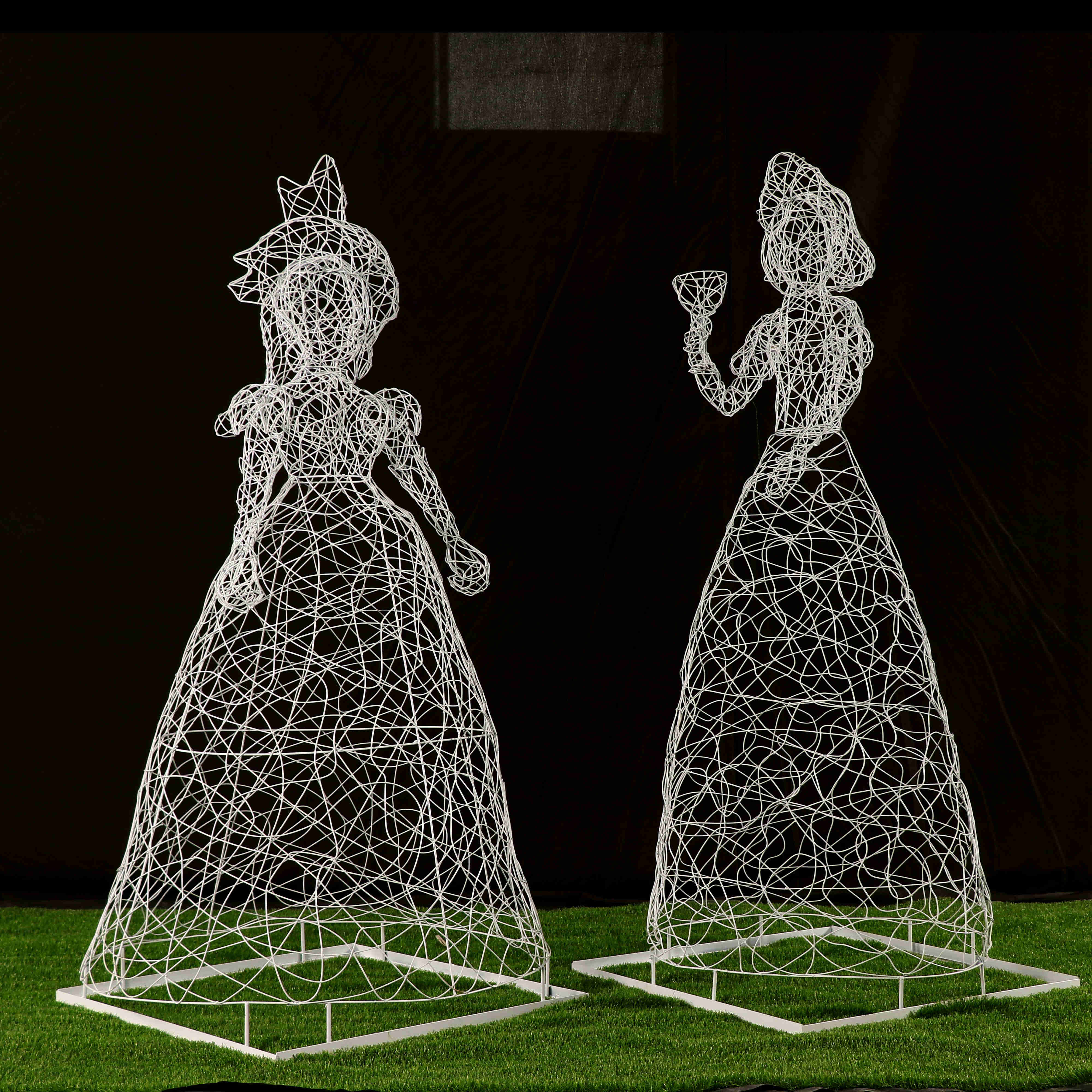 不锈钢人物公主雕塑铁艺镂空抽象少女摆件户外园林景观装饰小品