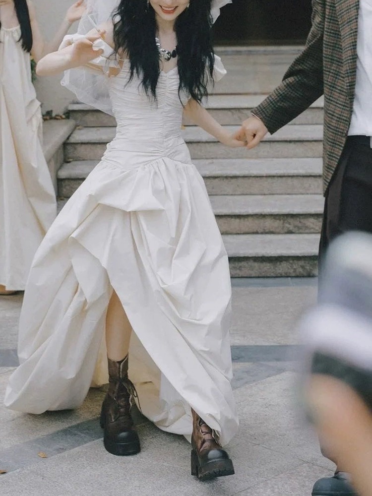 米哥同款婚纱高级感法式设计款一字肩新娘轻婚纱出门纱迎宾礼服裙