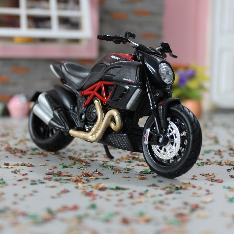 1:18杜卡迪大魔鬼摩托车模型Ducati Diavel Carbon仿真摩机车模型