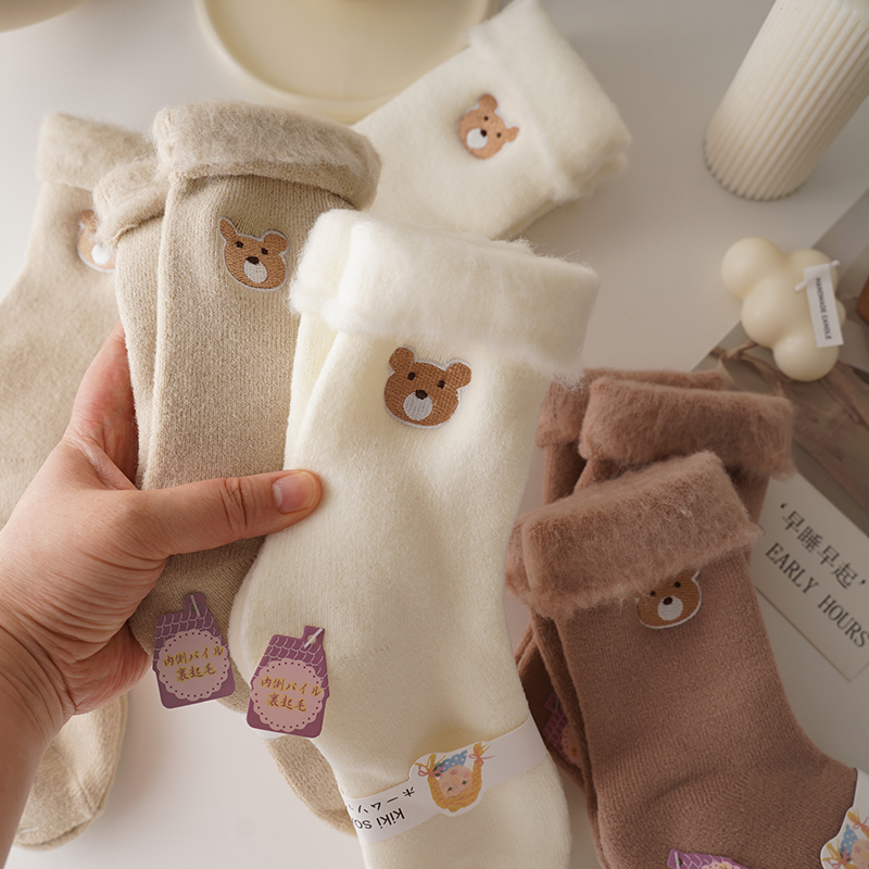 冬天袜子要毛茸茸才暖和~秋冬袜子女中筒加绒加厚可爱小熊家居袜
