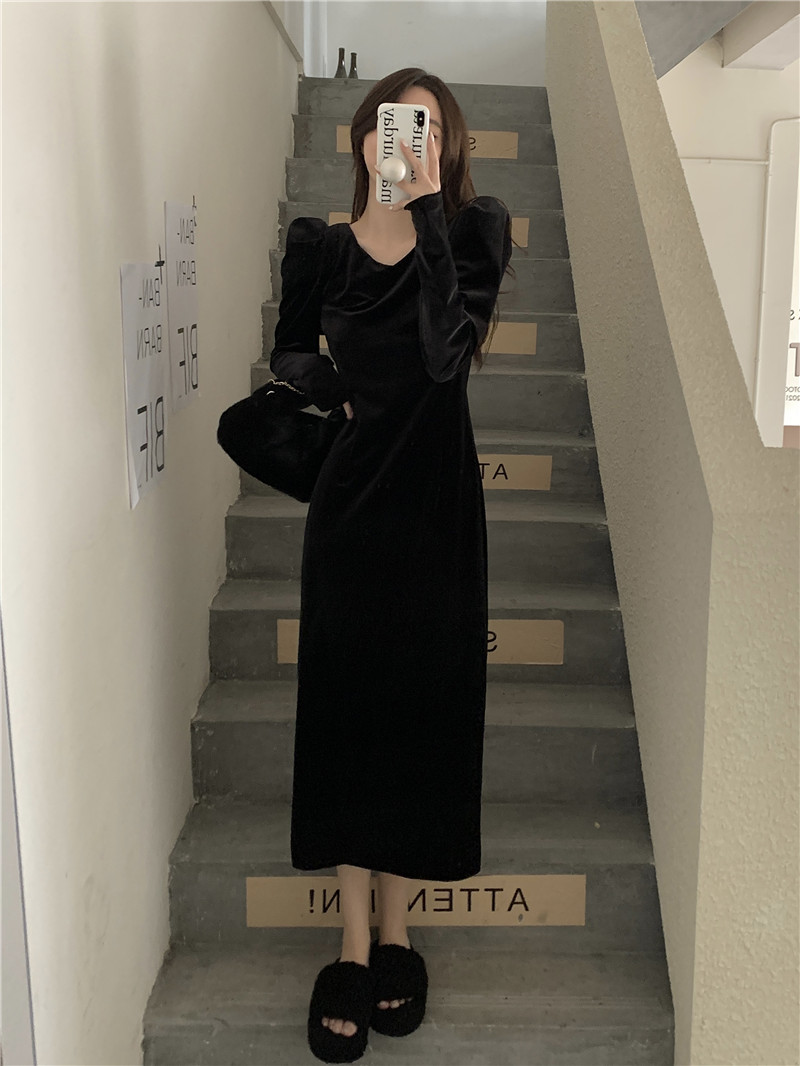 赫本风黑色v领长袖针织连衣裙子女秋冬装2023新款高级感内搭长裙