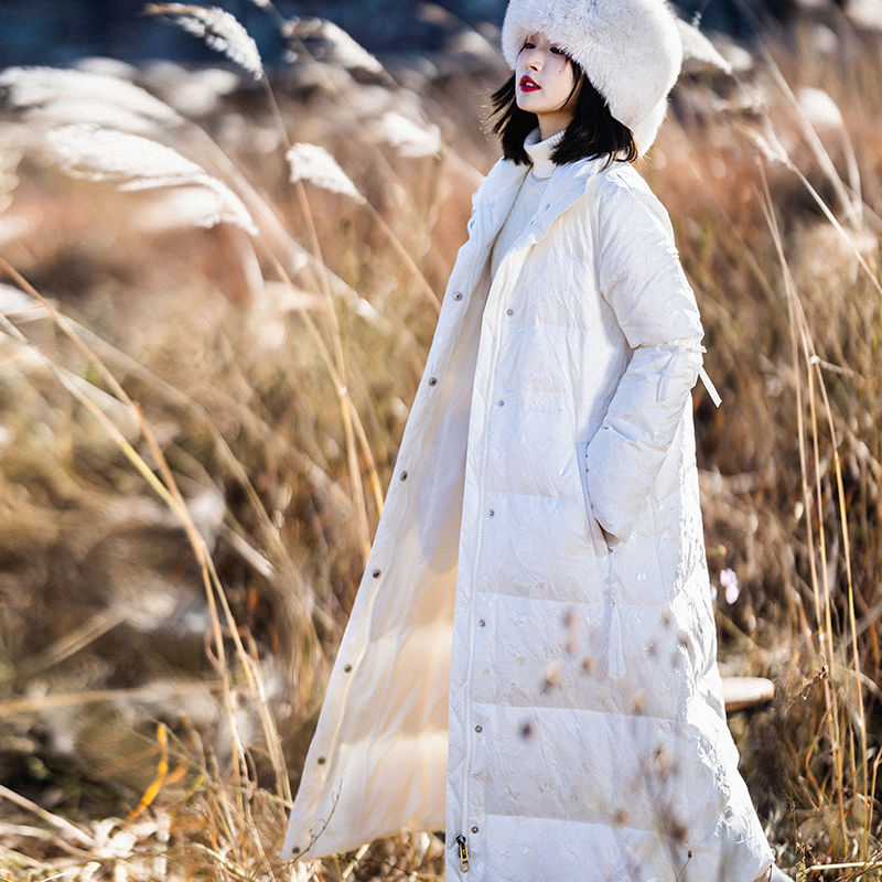 【299元区】设计感白色羽绒服女冬季长款2023立领棉服小个子