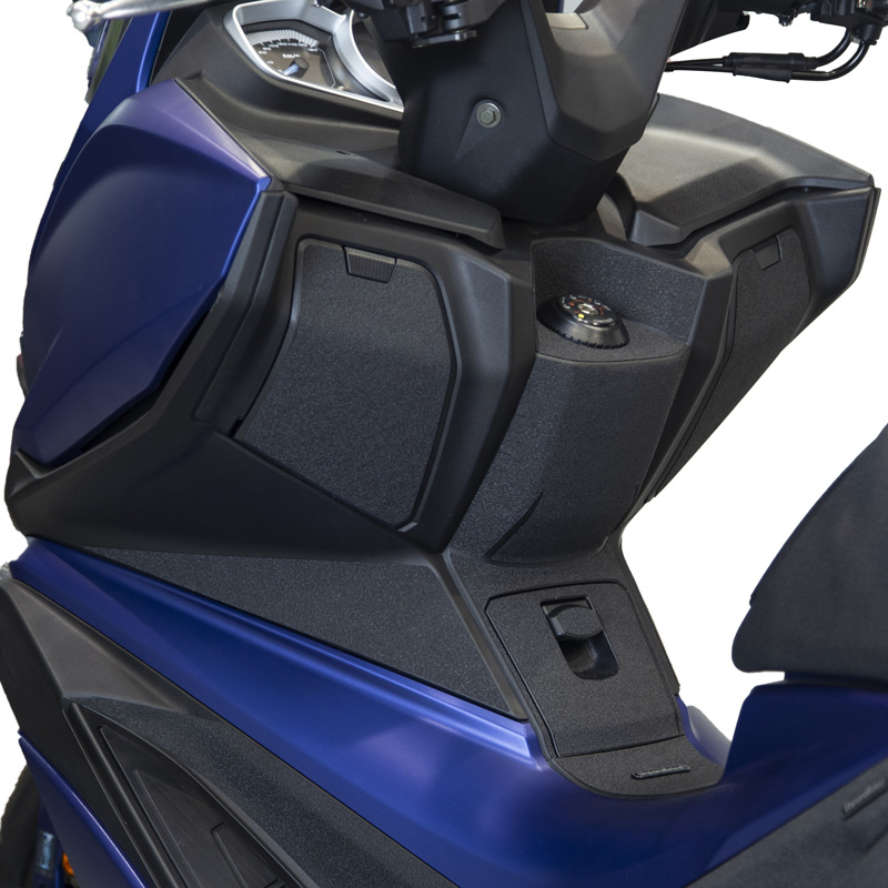 适用台产光阳S400高粘橡胶贴油箱盖脚踏防剐蹭橡胶贴装甲保护贴