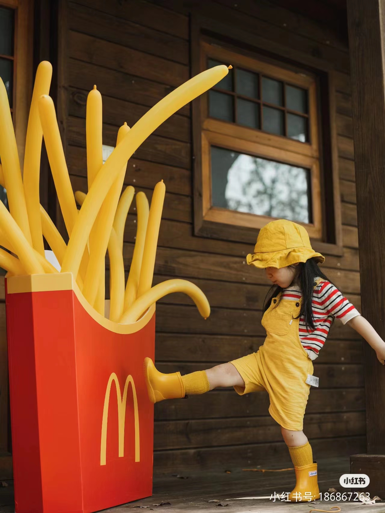 小红书同款巨型薯条盒子麦当劳气球户外活动生日儿童拍照道具定制