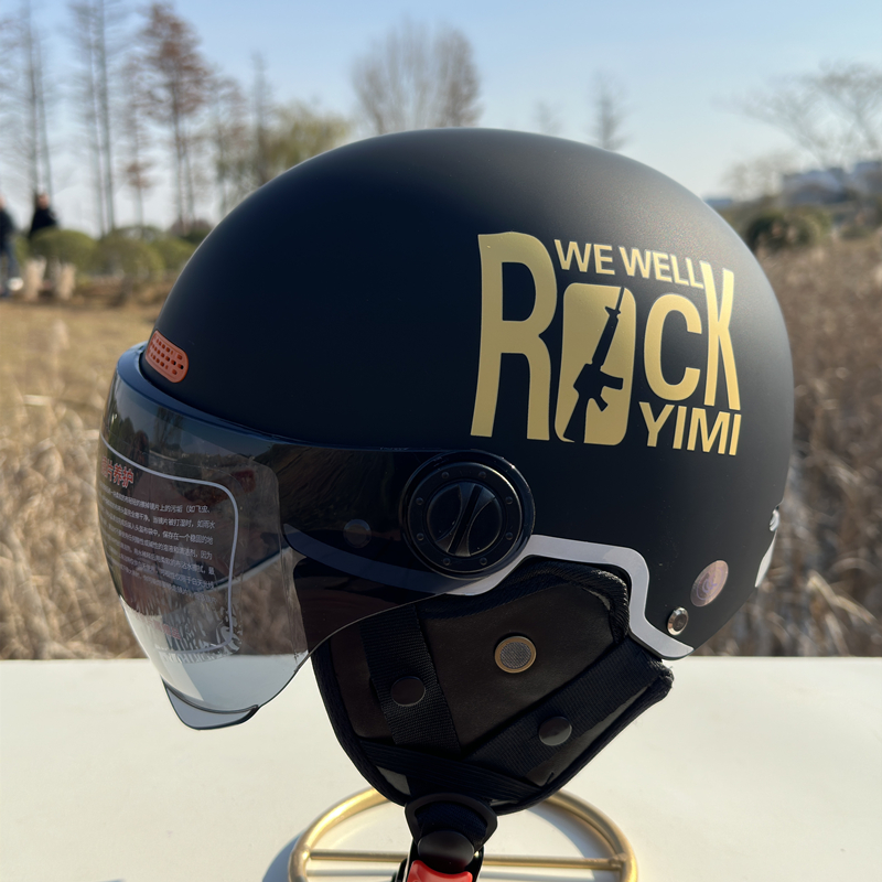 3CCC认证新国标电动车摩托头盔四季通用夏冬季滑雪半盔全防晒战地