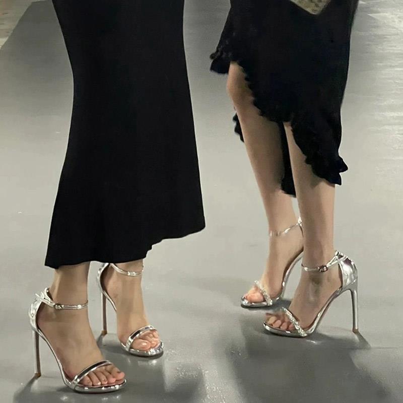 水钻一字带高跟鞋2024夏季新款超高细跟小众设计感银色性感凉鞋女
