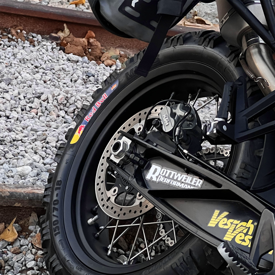 RTV摩托车轮胎字母贴免胶热熔贴KTM立体贴汽车电动车小牛轮毂贴纸