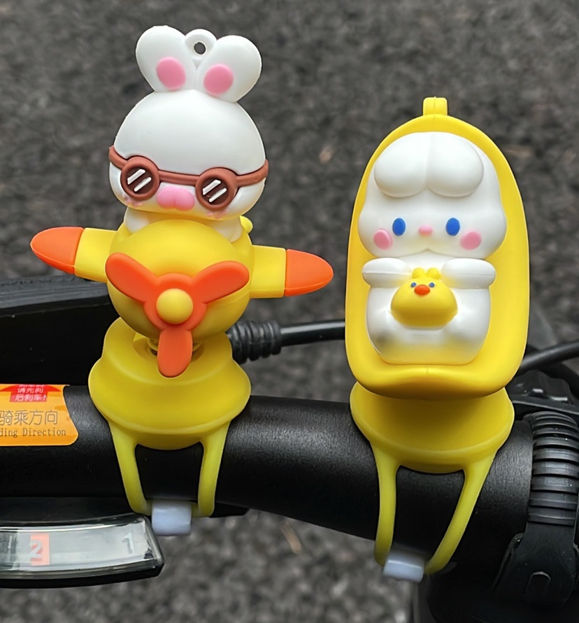 快乐小兔子摇摇乐 自行车电瓶车摩托车童车配件汽车桌面摆件装饰