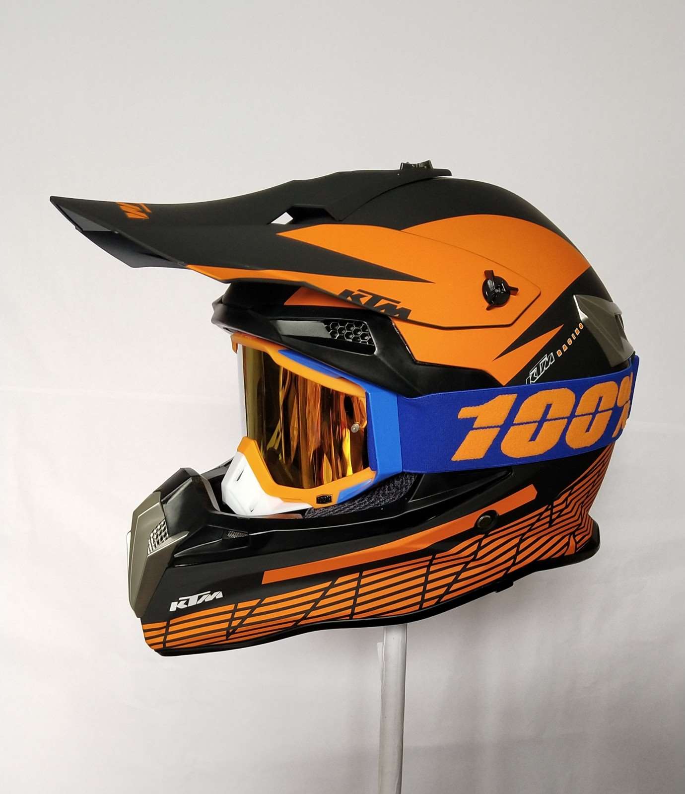 新款2020新款包邮摩托车头盔赛车头盔全盔越野头盔男女轻便式夏盔
